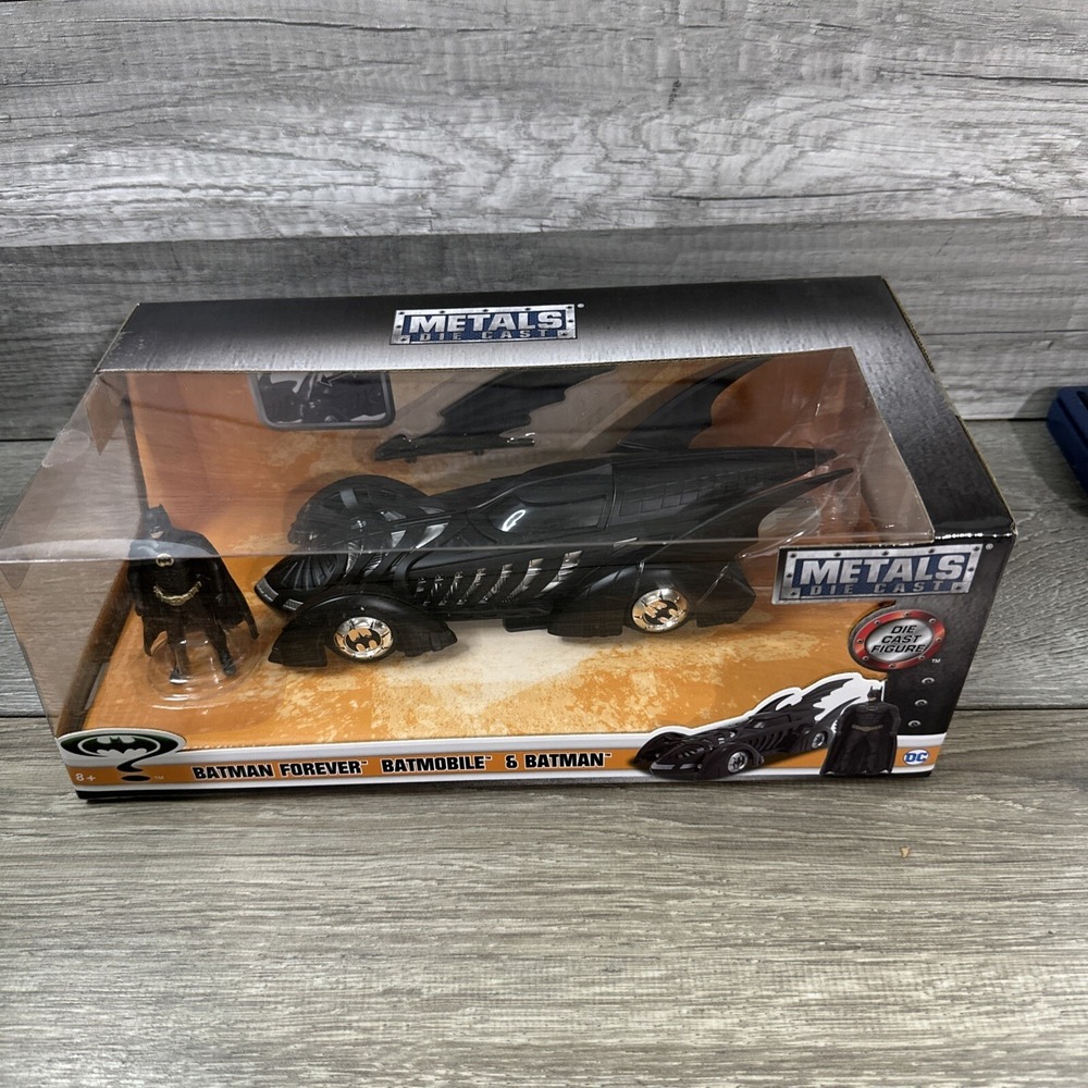Jada Toys Batman Forever Batmobile & Batman Figure Set New Black Die Cast 1:24